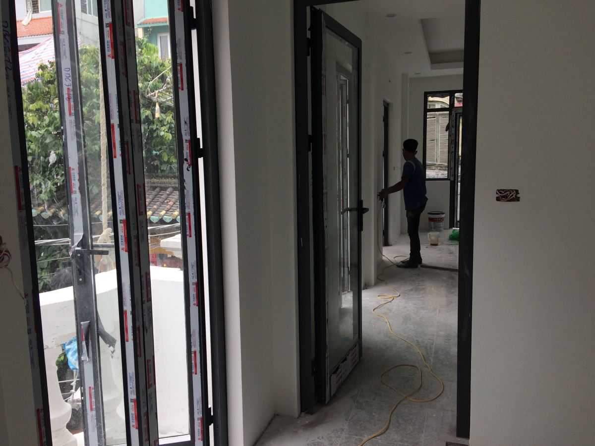 CÔNG TRÌNH LẮP ĐẶT CỬA NHÔM XINGFA TẠI PHỐ NGÕ TRẠM