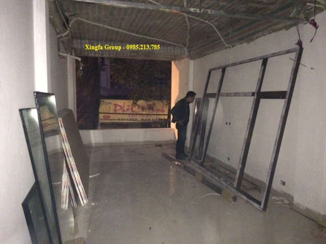 Thay thế xây tường nhà truyền thống bằng vách kính cố định kết hợp mở cửa nhôm Xingfa nhập khẩu 