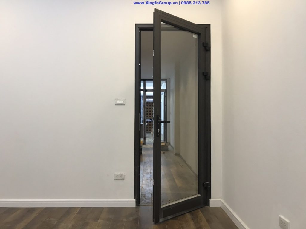 Hình ảnh cửa phòng ngủ nhôm đẹp XINGFA dùng kính trắng Hải Long
