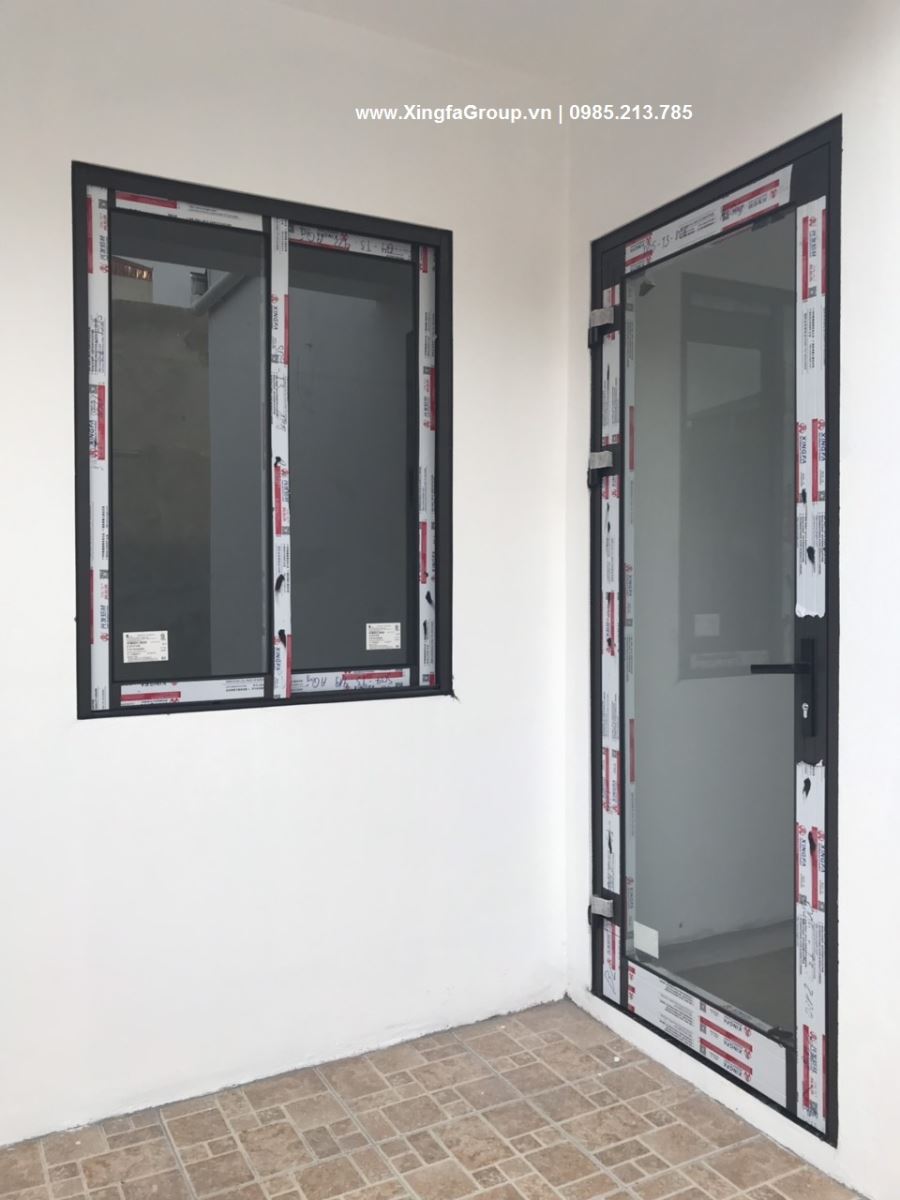 Hình ảnh mẫu cửa nhôm XINGFA thông phòng tem đỏ Quảng Đông mã Code Qr